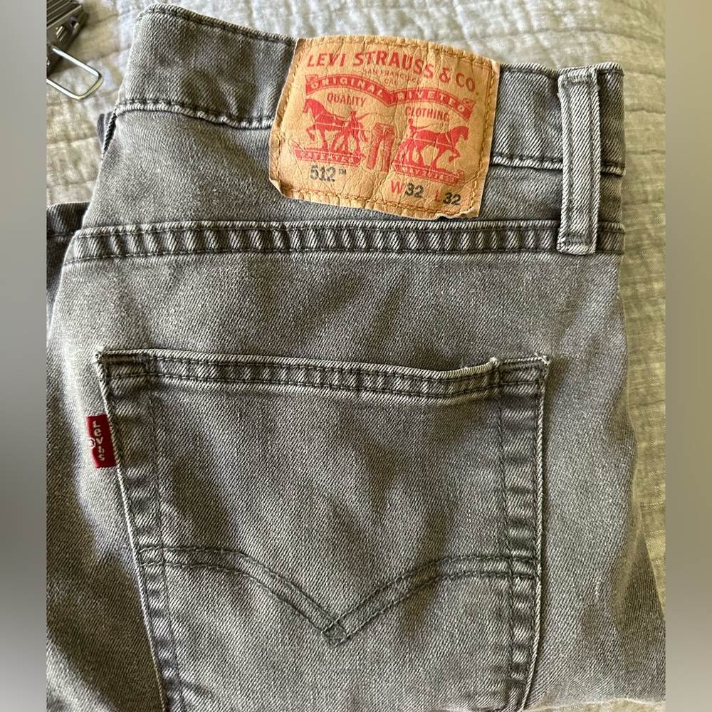 Men’s gray Levi’s 512